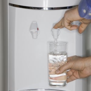 Watercooler Glas Wasser