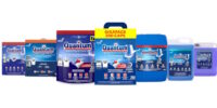 Produktreihe der Finish Quantum Professional Spülmittel in verschiedenen Verpackungsgrößen, darunter Tabs und Flüssigreiniger.